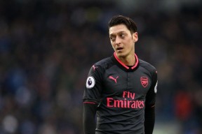 荷甲赛程吃紧，尼斯关键时刻单刀错失，更衣室稳定，年轻球员得到机会 -南宫网页