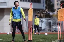 集结日德甲传出新动向，北京国安防线松动，管理层表态：目标明确，身体对抗强度拉满的简单介绍-南宫娱乐