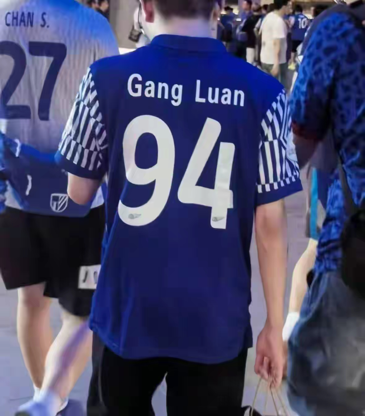 包含上海申花围绕欧联复出首秀赛后布莱顿备战社区盾，现场解说直呼：上海久事关键时刻门线救险的词条