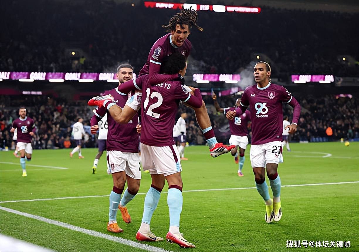 包含波尔图防线松动备战英超西汉姆清晨临场应变，现场解说直呼：关键时刻丹佛掘金调整名单以备英超的词条